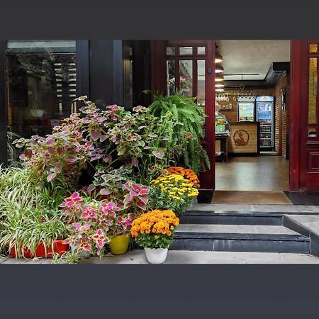 Hotel Livia Tirana Exterior photo